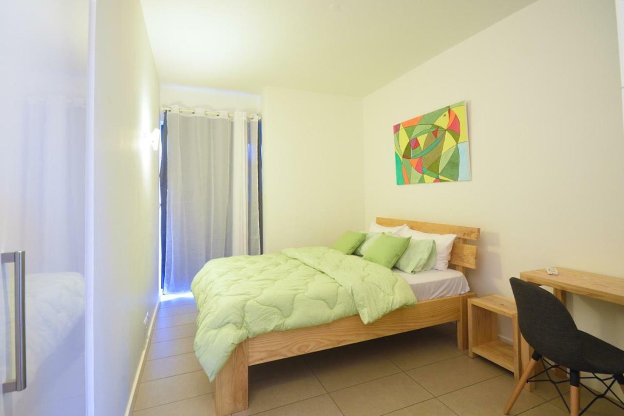 Azuri -sea View & Golf Luxury Apartment Roches Noires